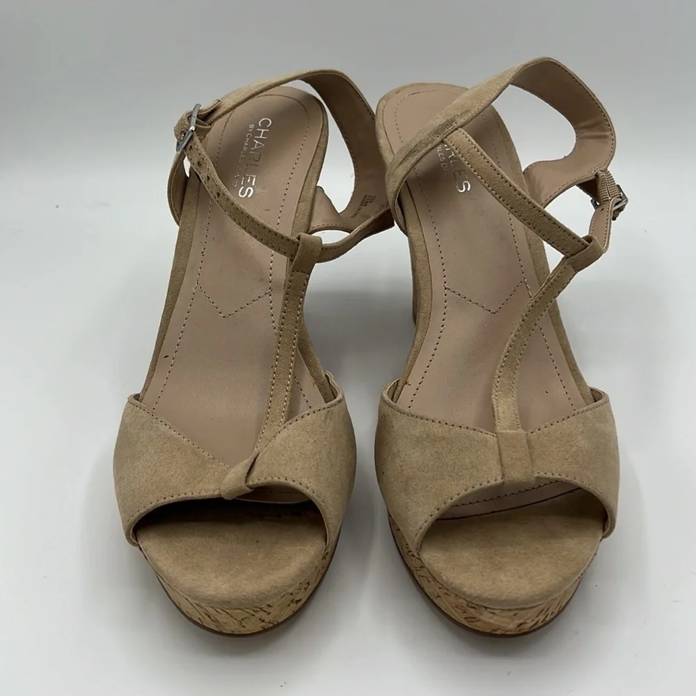 CHARLES BY CHARLES DAVID BEIGE 10M WEDGE HEELS
